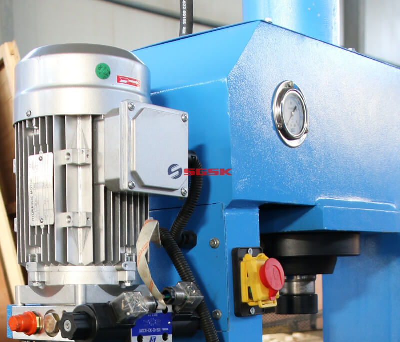 hydraulic beam press