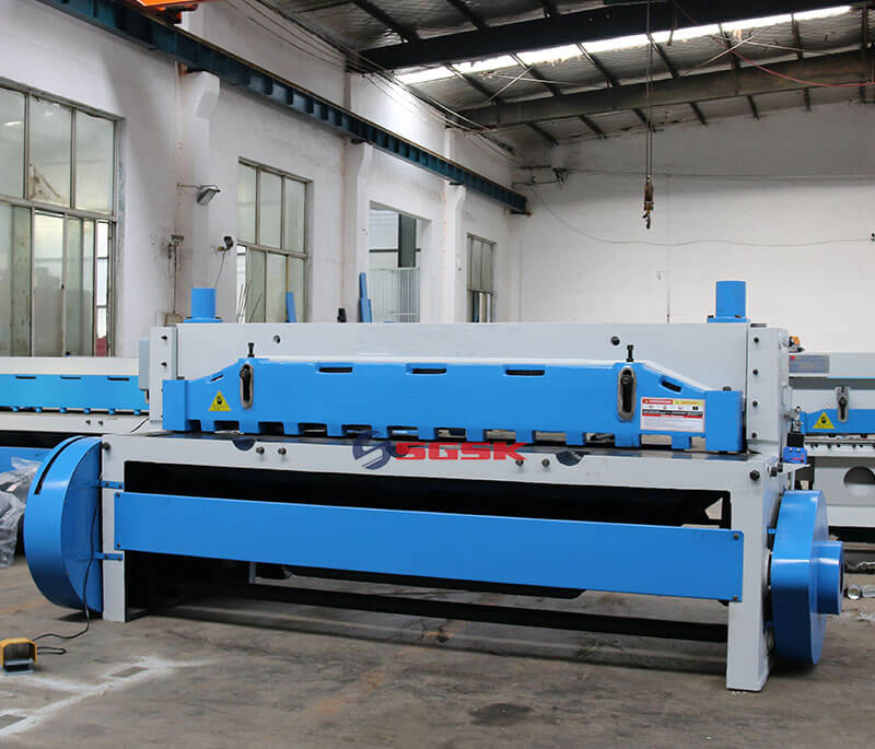 metal shearing machine