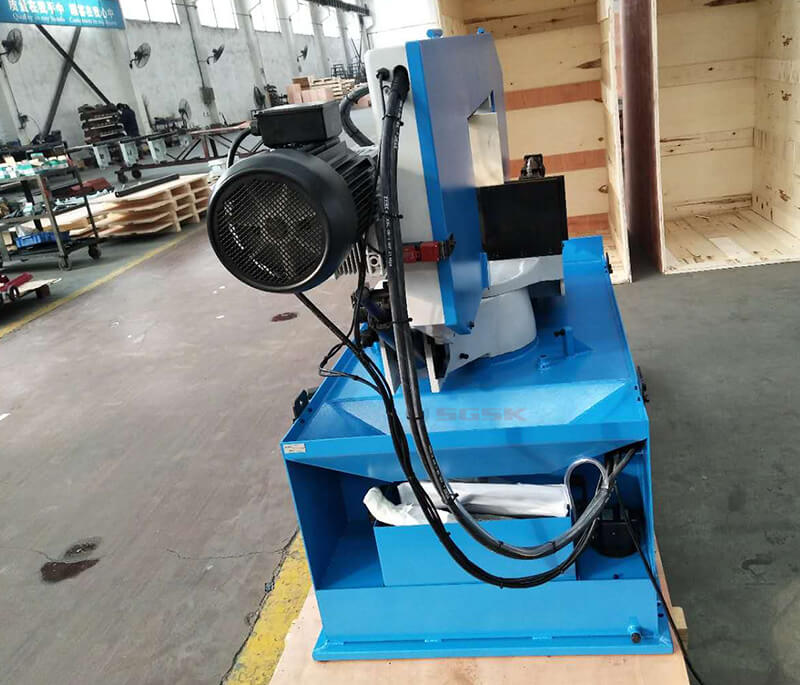 machine band saw