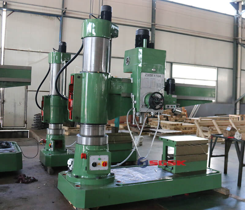 radial drilling machine