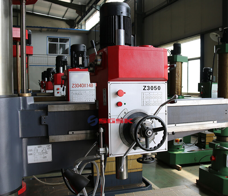 radial drilling machine