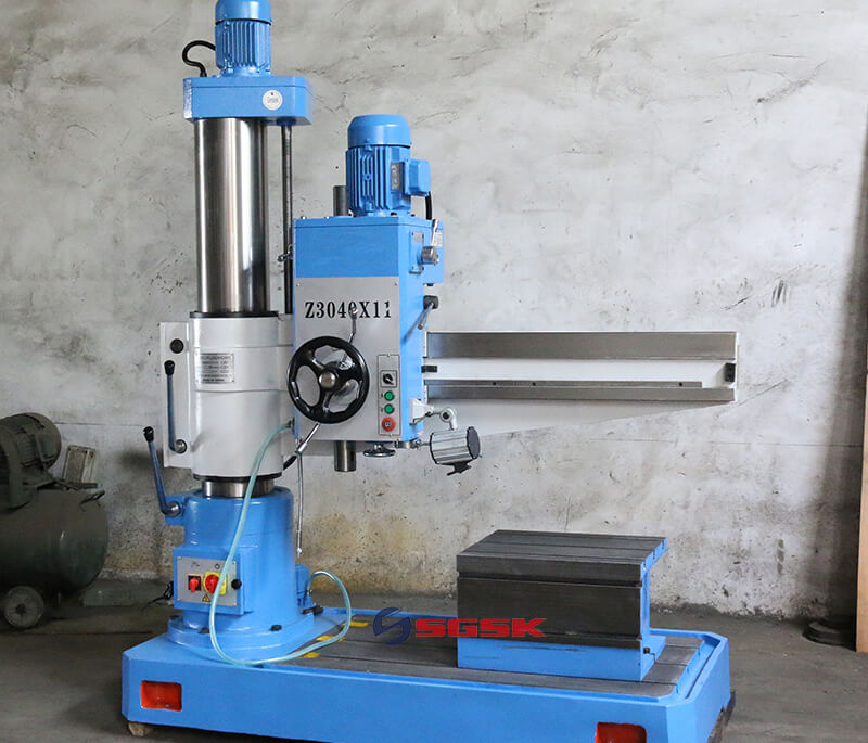 radial drilling machine