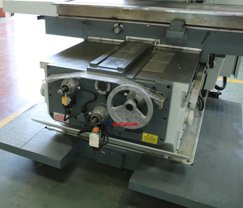 universal milling machine