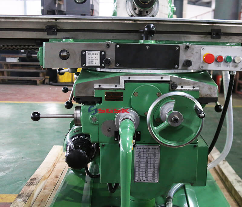 Universal horizontal milling machine