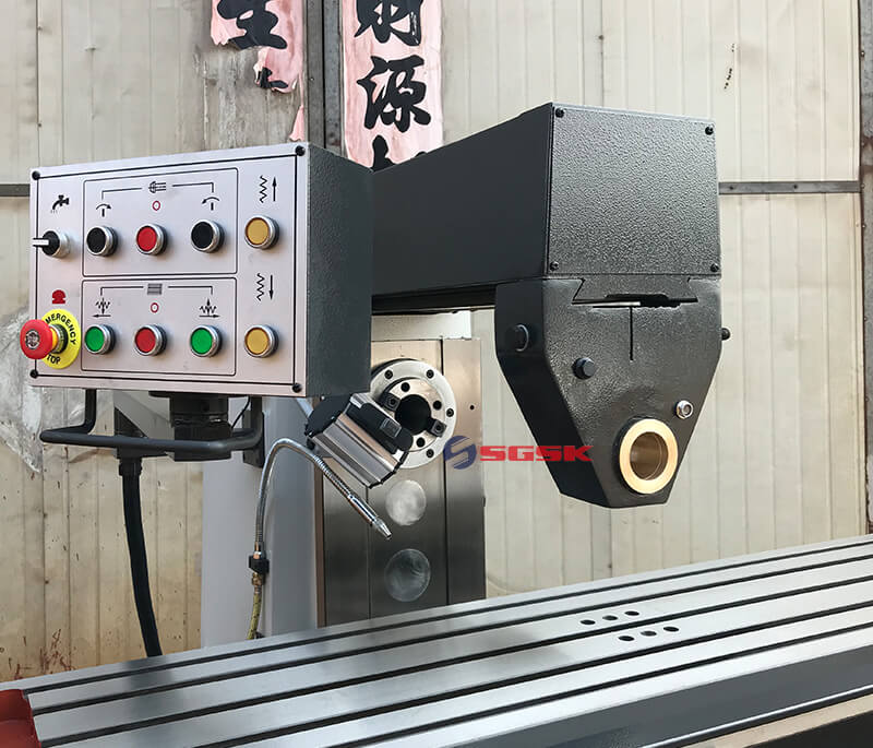 Knee-type horizontal milling machine