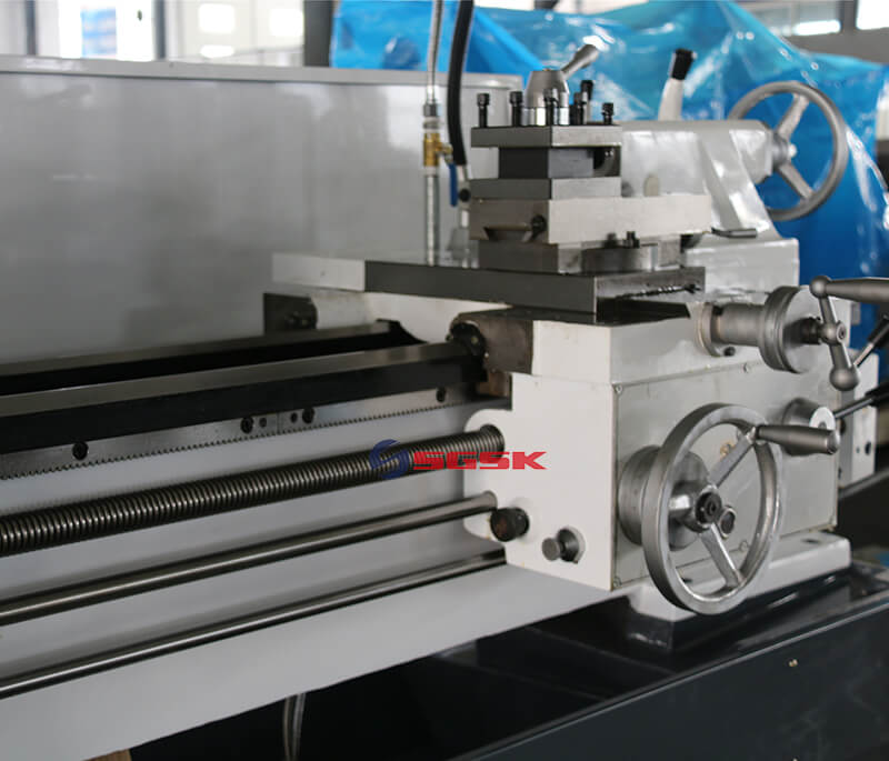 lathe machine operates