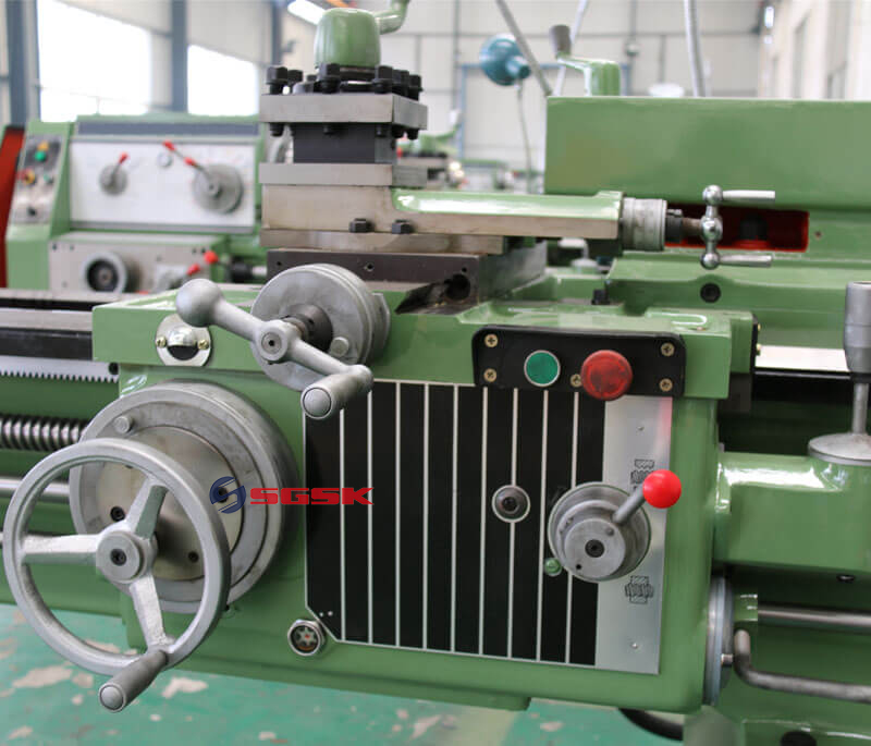 manual lathe machine