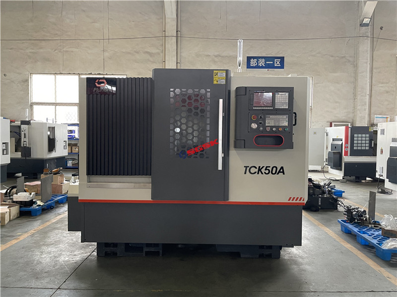 The operation problem of CNC lathe tool post