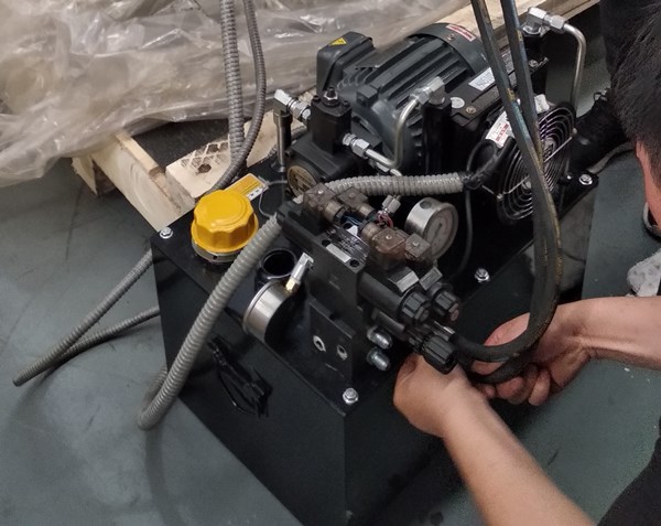 Causes of Oil Leakage in New Oil Cylinders