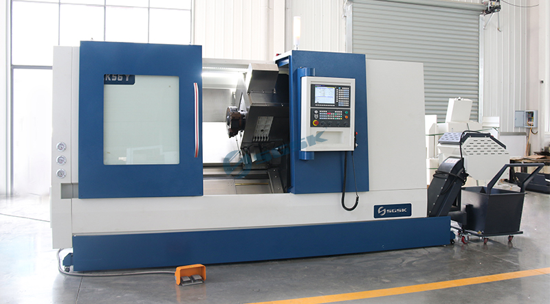 What is the difference between a milling machine and a machining center?