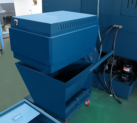 VTC700 CNC Vertical Lathe Machine greatly simplifying the lifting