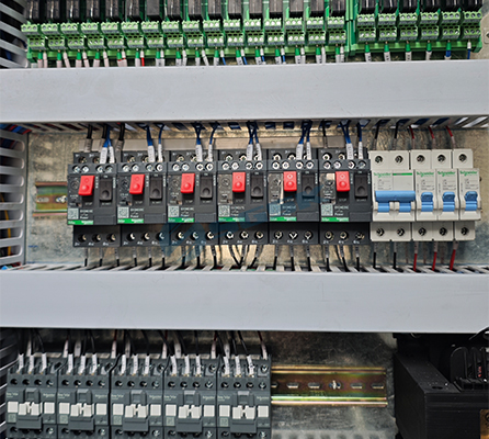 VTC700 CNC Vertical Lathe Machine greatly simplifying the lifting